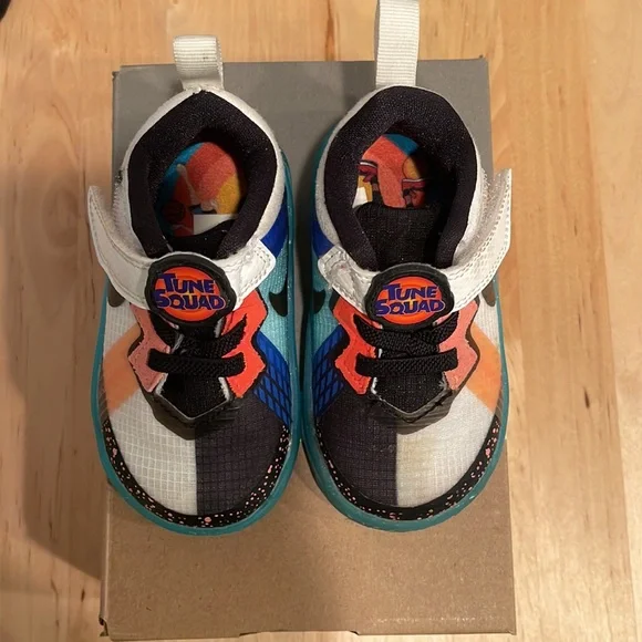 Nike Lebron XVIII LOW (TD) boys 5c sneakers - Picture 5 of 7